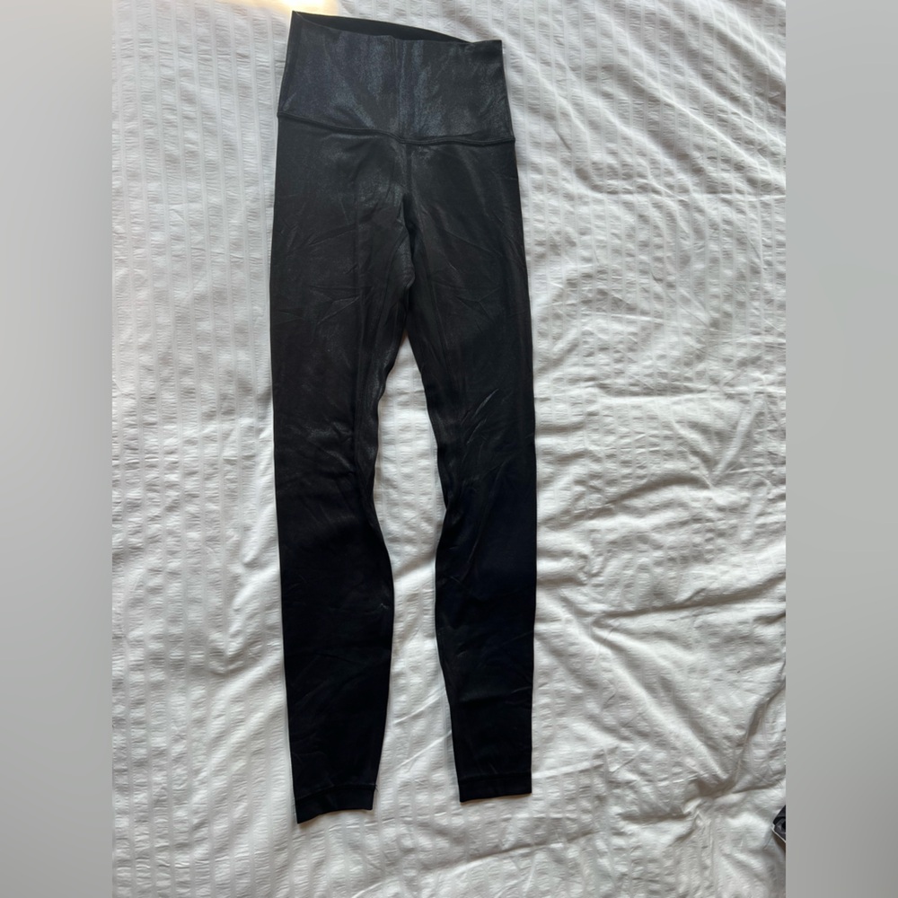 Lululemon shiney leggings yoga pants sz 2 *NEW and perfect condition*